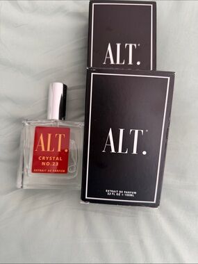 ALT Crystal No.23 Extrait de Parfum - Red Bottle